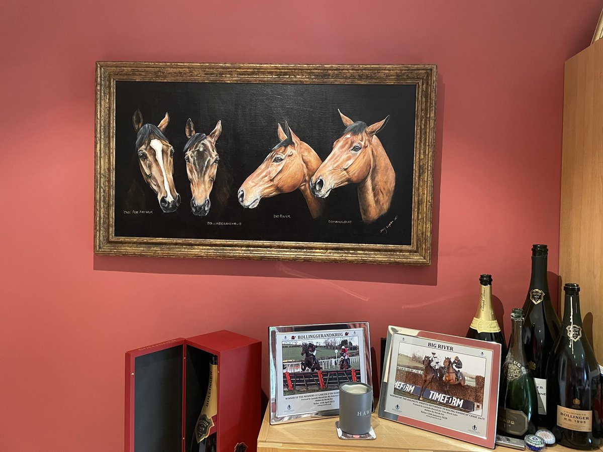 Delighted with my new Oil Painting by the very talented @Jenny_Lupton of the “Awsome Foursome” #OneForArthur #BollingerandKrug #BigRiver #DomandLouis (#Arthur #Humphrey #Henry #Hugo) #Racehorses #NationalHuntRacing all trained by @lucindavrussell @petescu ❤️🏇❤️🏇❤️🏇❤️🏇