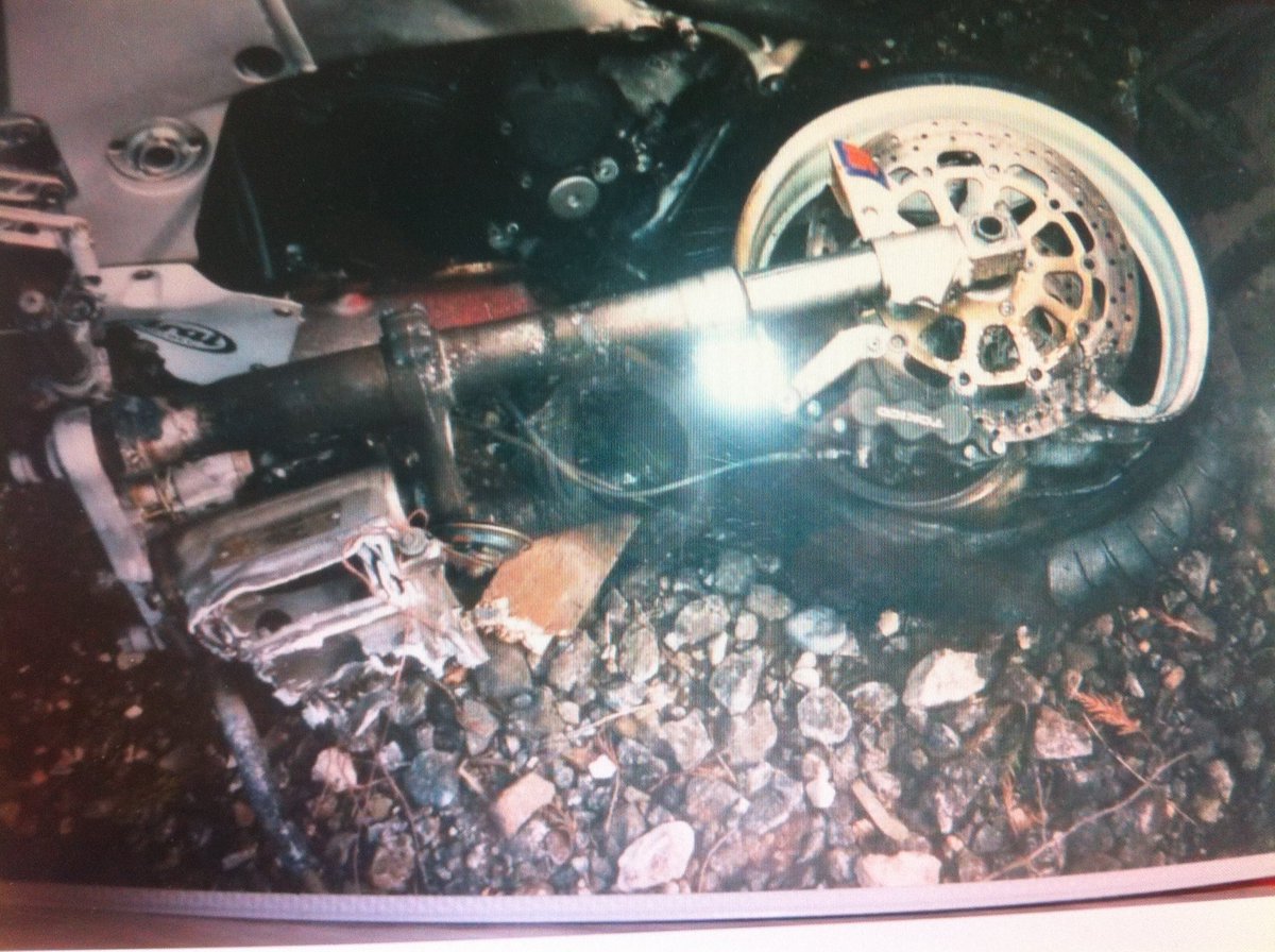 XJRT1964's tweet image. @SuzukiBikesUK @Premierbikesktm #denniswinterbottom GSXR 740WV that had been prepared for the Bol d’Or that year “97 - It didn’t end well for me and the bike in “98 😵‍💫 #carvbike #5ops #9monthsinawheelchair                     Still here though and still riding 😎