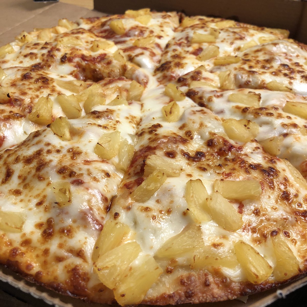 Domino's Pizza tweet media