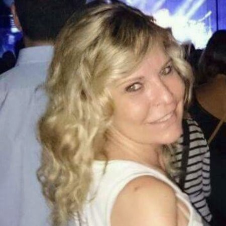 Descanse en paz Pilar Cruz Orozco. Estuvo en los departamentos de prensa y promoción de Virgin, EMI y Universal, siempre risueña y eficaz. Qué cosas, ahora recuerdo el recorrido que nos dimos por el Londres turístico en un viaje que apenas nos dejó tiempo libre...