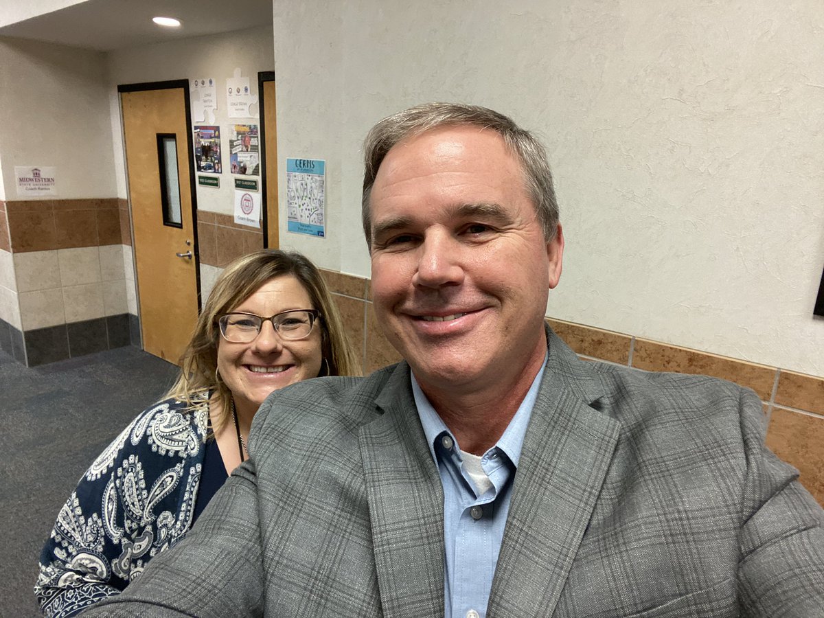 Frogman87's tweet photo. Happy World Teacher’s Day to our Aubrey ISD teachers and these fantastic @aubrey_ahs teachers!  I’m proud to serve alongside you every day. #worldteachersday #teacherscan #AubreyProud #Chaparralfamily https://t.co/7WEXHzNrBg