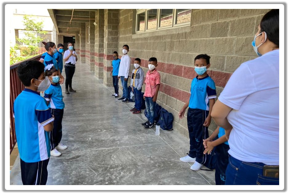 Escuela_Nueva's tweet photo. Estudiantes de los #CírculosDeAprendizajeENA de Barranquilla (Colombia) retornaron a la presencialidad, siguiendo protocolos de bioseguridad // Children from the #ENLearningCircles of Barranquilla (Colombia) began their safe return to the classroom, following biosafety protocols https://t.co/Y3V1cCeYqW