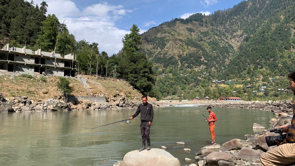 MustafaBhatt's tweet photo. Itmenaan ke pal, fishing for fun...
#keran #keranmela #kashmir #culturalfest #GoodVibes #fishinglife https://t.co/q5hB66Hv88