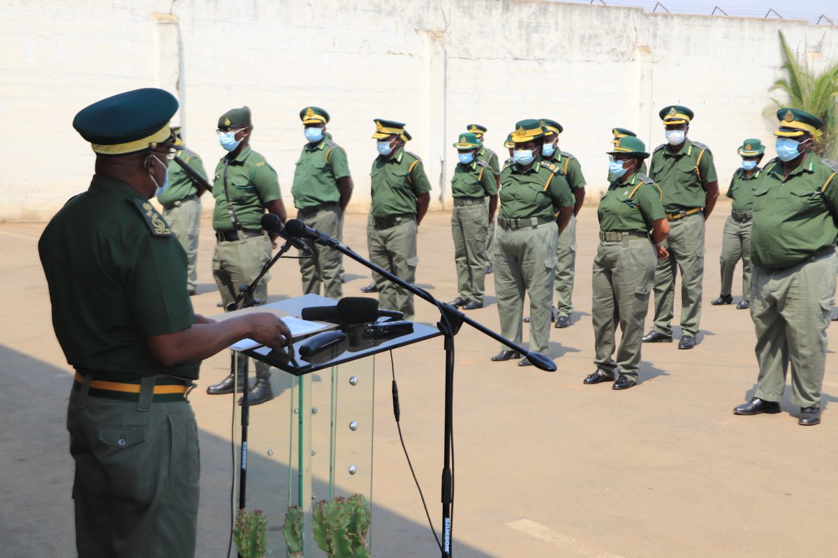 ZPCS_PR's tweet photo. ZPCS Commissioner-General M.C.N Chihobvu confers badges of ranks to the newly promoted Commissioners and Assistant Commissioners at Harare Central Prison Senior Officers Mess https://t.co/nIcftLfe1G