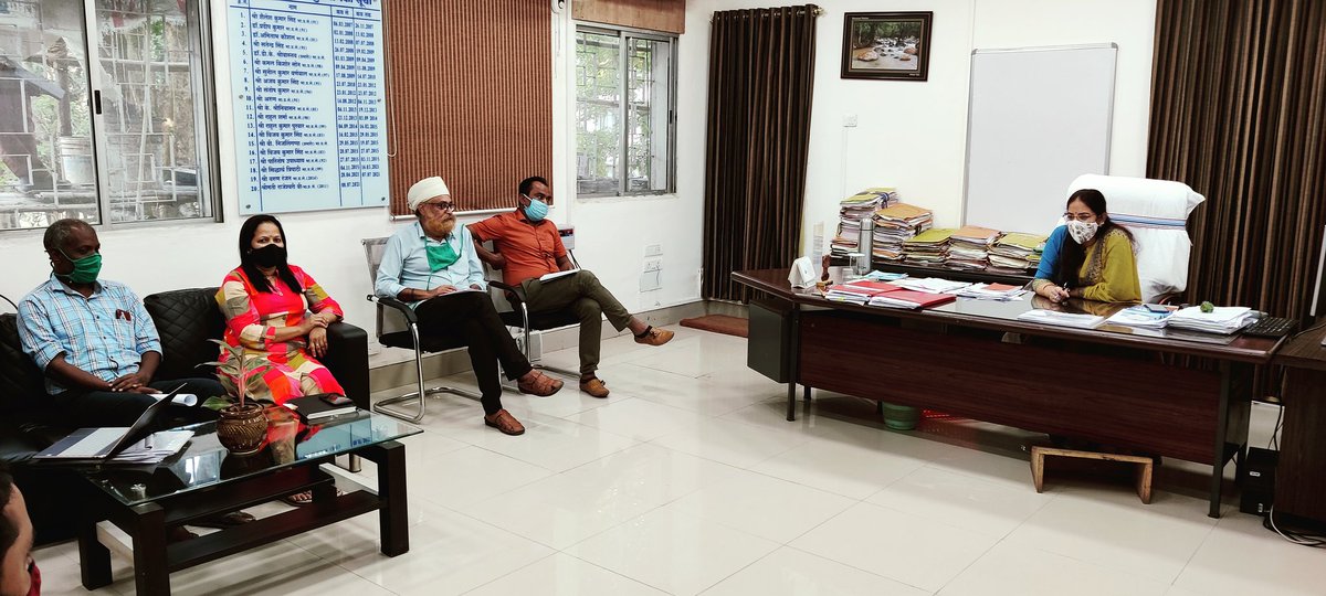 Comm_VBGRAMG_JH's tweet photo. मनरेगा कार्य को गति देने एवं ग्रामीणों को स्वालंबन बनाने की दिशा में मनरेगा आयुक्त श्रीमती राजेश्वरी बी लागातार प्रयारसत है।मनरेगा के सफल संचालन को लेकर मनरेगा आयुक्त ने नागर समाज संगठनो के प्रतिनिधियों के साथ बैठक कर संचालित योजनाओं की समीक्षा की।@JharkhandCMO 
@prdjharkhand https://t.co/LWCqgZa4C3
