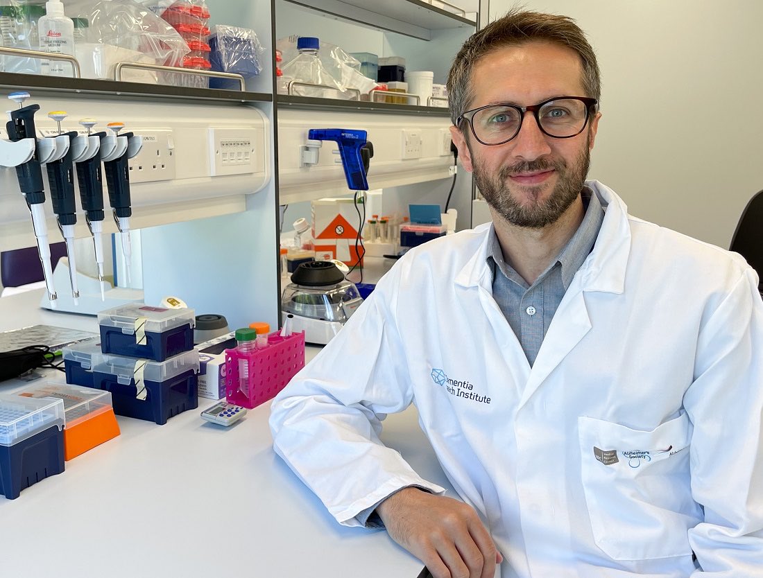 Congratulations to Dr Axel Montagne who received the SCOR Young European Researcher Prize from Fondation Recherche Alzheimer based in France. The UK DRI spoke with Axel about receiving the prize, joining the UK DRI &amp; his research.
 
Read more here: ed.ac.uk/clinical-scien…