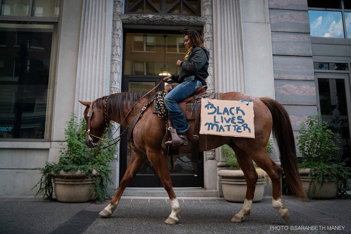 ReadingThePix's tweet photo. Identity, intimacy, affirmation, the future. Join scholar/photographer Tara Pixley (@tlpix) &amp; RTP’s Michael Shaw for *The Vision Black Female Photojournalists Bring To Major News Coverage.* Weds 7pm EST. Its @Photoville ‘21 online! Register: https://t.co/0h0jm24JhF 📷 @sbmaney_ https://t.co/4u3jHVgzLG