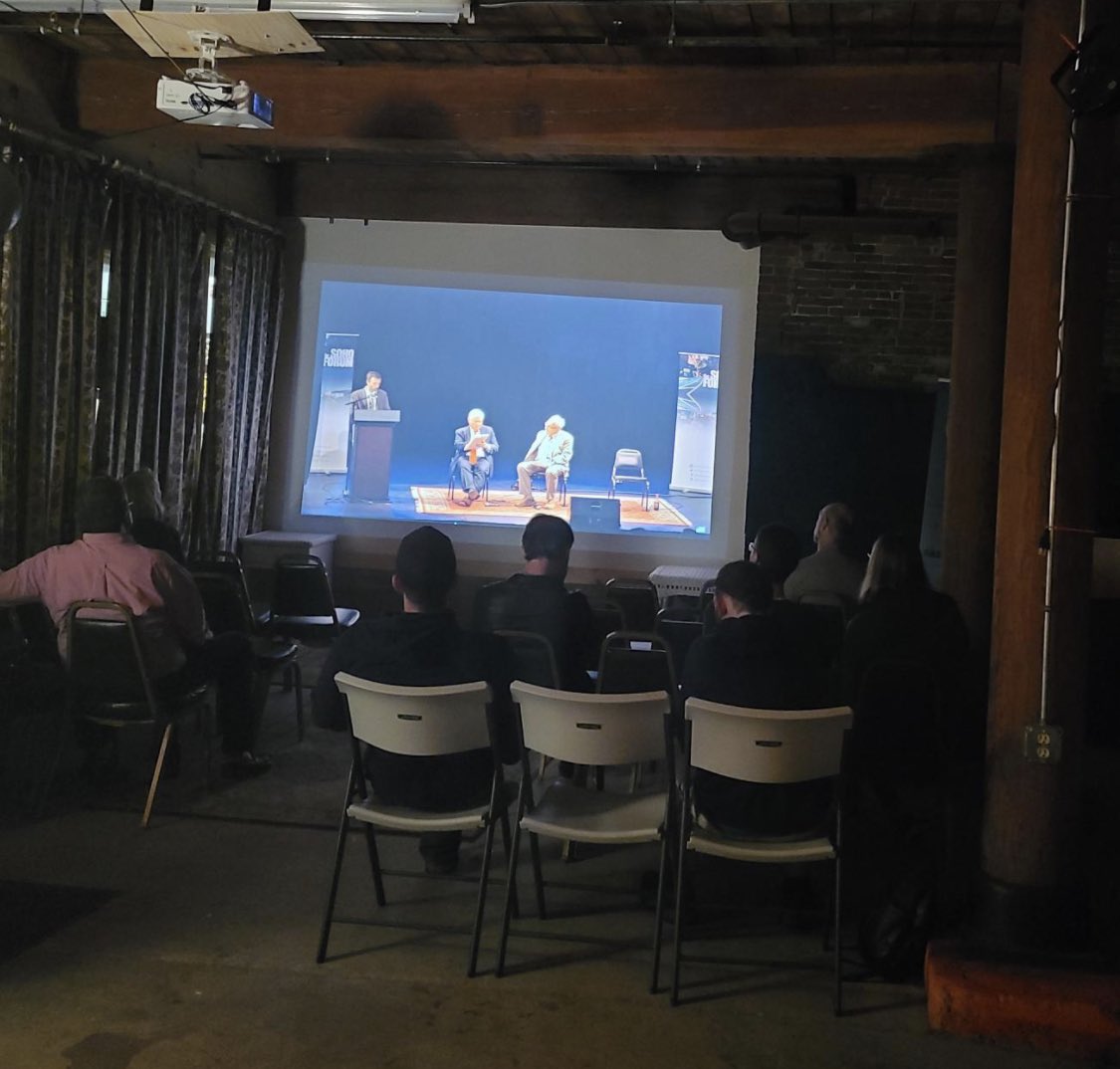 LPNH's tweet image. How many other states have a libertarian community center where people get together to watch a livestream of @scotthortonshow lay waste to the most famous chicken hawk Neocon? 

#TheShell #NewHampshire 
#LibertyLivesInNewHampshire
