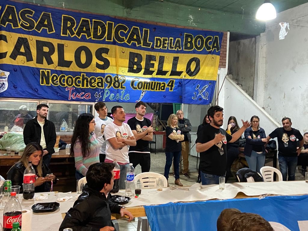 CarlosBelloCom's tweet photo. Anoche tuvimos un gran encuentro de la @JRxARGENTINA en nuestro comité, contando con la presencia de nuestros candidatos @inesparry, @Gustavomola y @SANDRARUIZXXI. Es un placer recibir a toda la juventud y están las puertas abiertas para encontrarnos, debatir y disfrutar! https://t.co/50fKnyKVB2