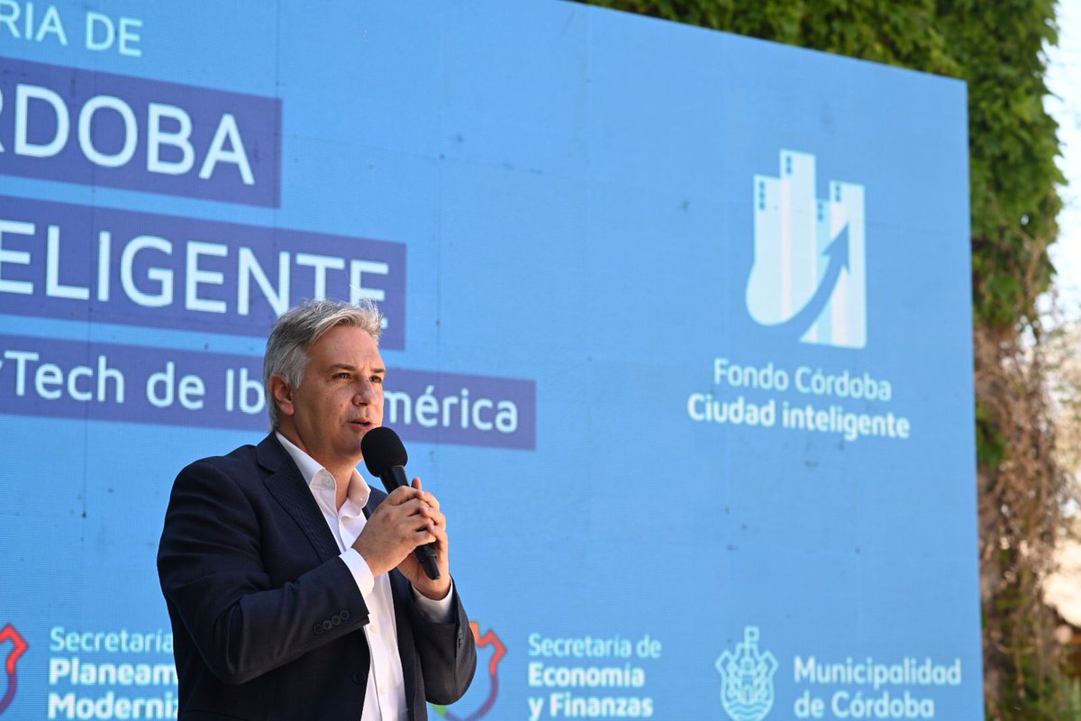 🗨️ "Vamos a ser disruptivos. Esto es una decisión política, apostamos por la #innovación. Córdoba va a empezar a estar en el radar, vamos a empezar a competir", agregó <a href="/MartinLlaryora/">Martín Llaryora</a> .