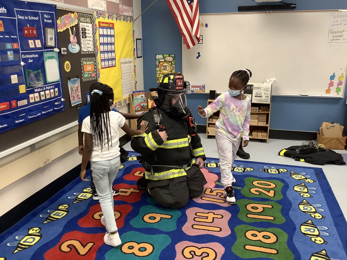 Linda42283460's tweet image. Thanks to Firefighters Ed and Mike for teaching us about fire safety and allowing us on your truck! #EPFD #BeEvergreen