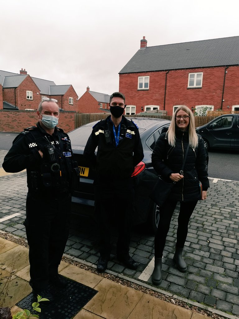 Here's Vaughan working his majic again today 🔨🔑👷‍♂️ when access was required to this abandoned property. Reports of Anti social behaviour were also received. Special thanks to @leicestershirepolice who also attended with us. #partnershipworking #saferestates