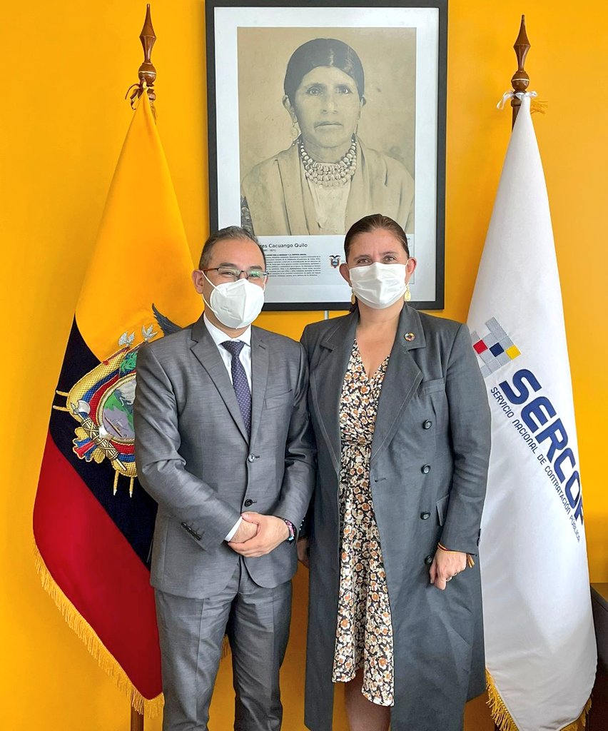 ¡Juntos consolidamos la #EPS! En #Quito, nuestro Dir. Gral. <a href="/PaulCuevaL/">Paúl Cueva</a> se reunió con la Dir. Gral. del <a href="/SERCOPec/">SERCOP 🇪🇨</a> María Sara Jijón (@msjijon) a fin de fortalecer el acceso de los actores de la EPS en los procesos de contratación pública. 

#EstaEsLaOportunidad 
#JuntosLoLogramos