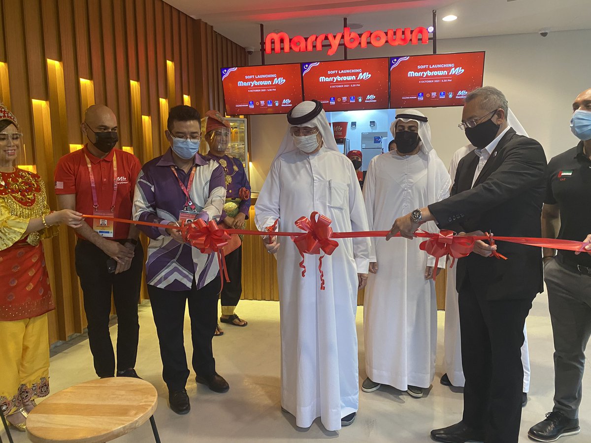 Expo20Malaysia's tweet photo. The Honourable Vice Chairman of Al Abbas Group, Ismail Ali Abbas and key officials were present to officially launch the @MarrybrownUAE outlet at our Malaysia Cafe. https://t.co/2Xw8gKi06N