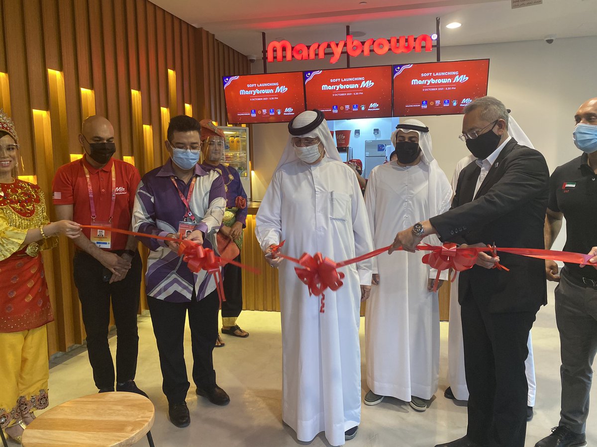 Expo20Malaysia's tweet photo. The Honourable Vice Chairman of Al Abbas Group, Ismail Ali Abbas and key officials were present to officially launch the @MarrybrownUAE outlet at our Malaysia Cafe. https://t.co/2Xw8gKi06N