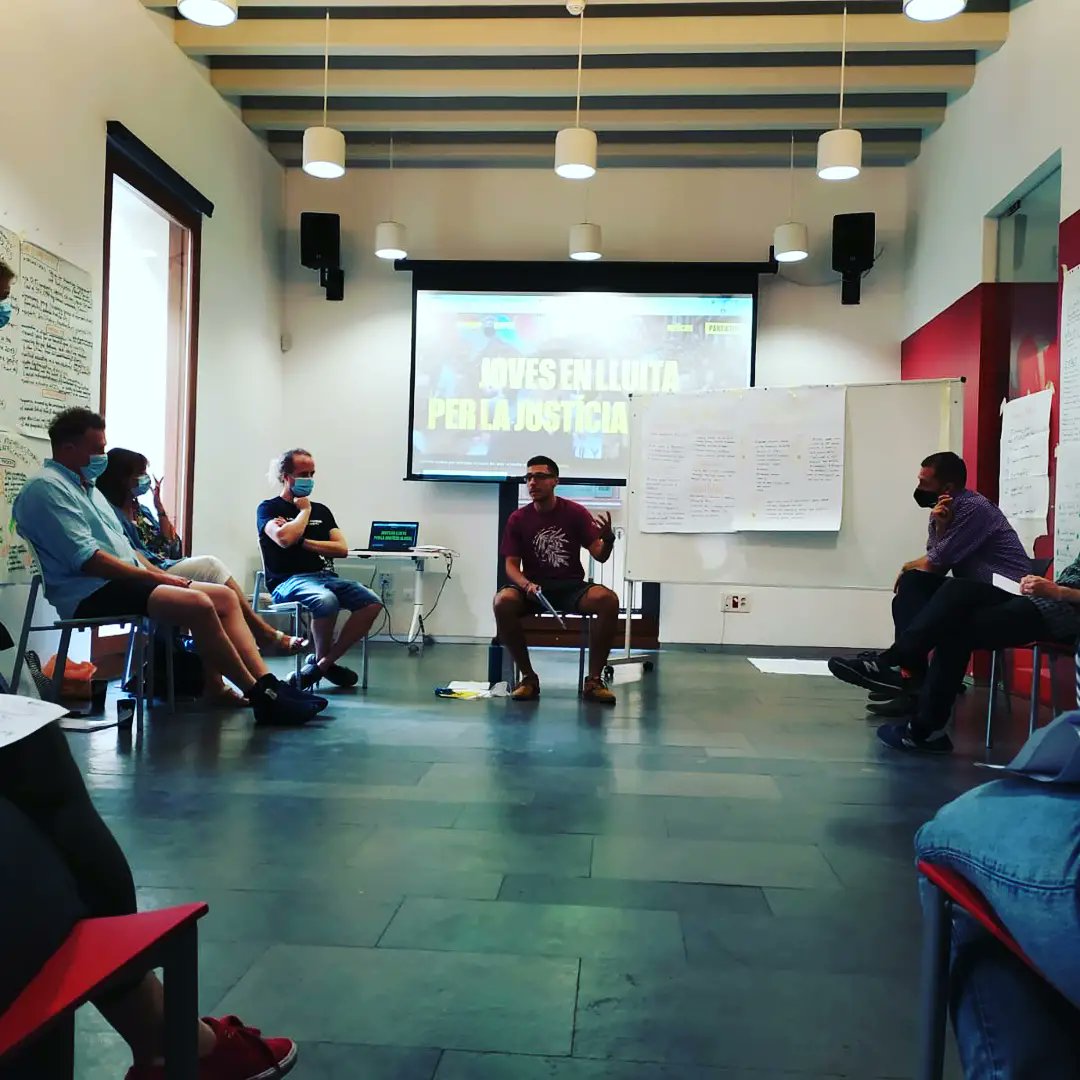 ACPJoventut's tweet photo. ➡️ Estem molt contentes per haver pogut compartir aquests dies de seminari amb l'equip de Polònia i Alemanya.

👉🏽 També volem agraïr al @cjbcn  la seva particiapció per explicar-nos com avança el projecte del Youth Act. https://t.co/76lnIK4uXb