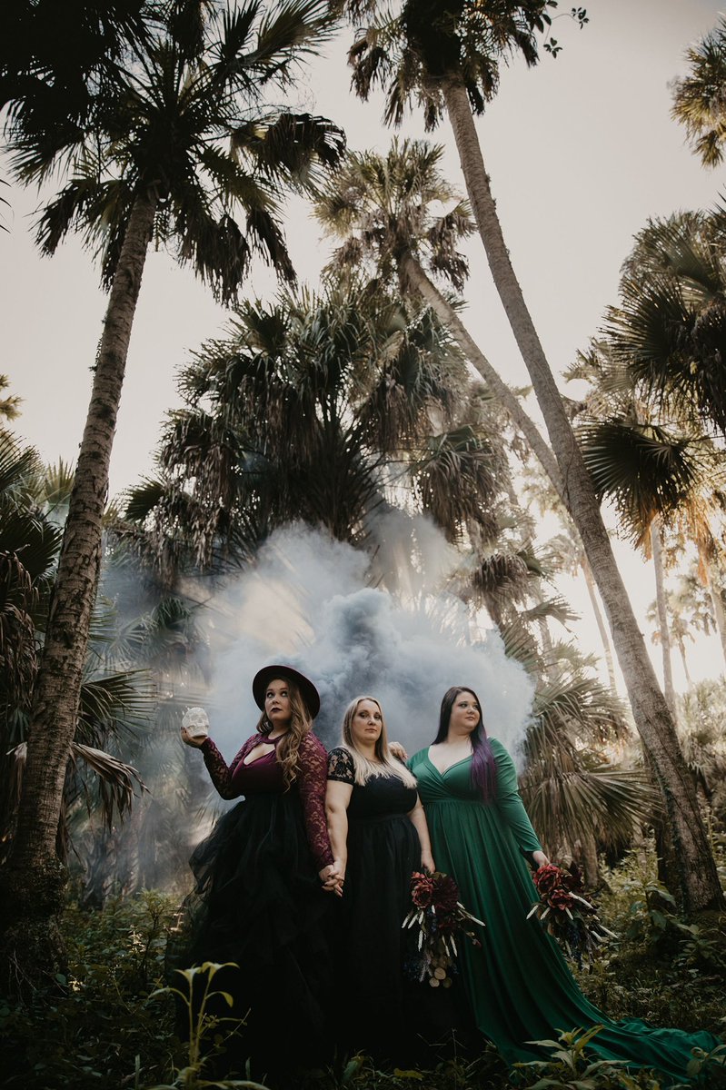 lyssaaaa__18's tweet photo. Those who don't believe in magic will never find it ✨ #blessedbyfaith #halloween2021 #birthdayshoot #magic #witches  #halloweenphotography #spookyseason 

Photographer 📷 : @savannah_emilson_photography  ( IG &amp; FB ) 
Hair &amp; Makeup 💄: @lash_me_brows ( IG &amp; FB ) https://t.co/57nJGEAGLM