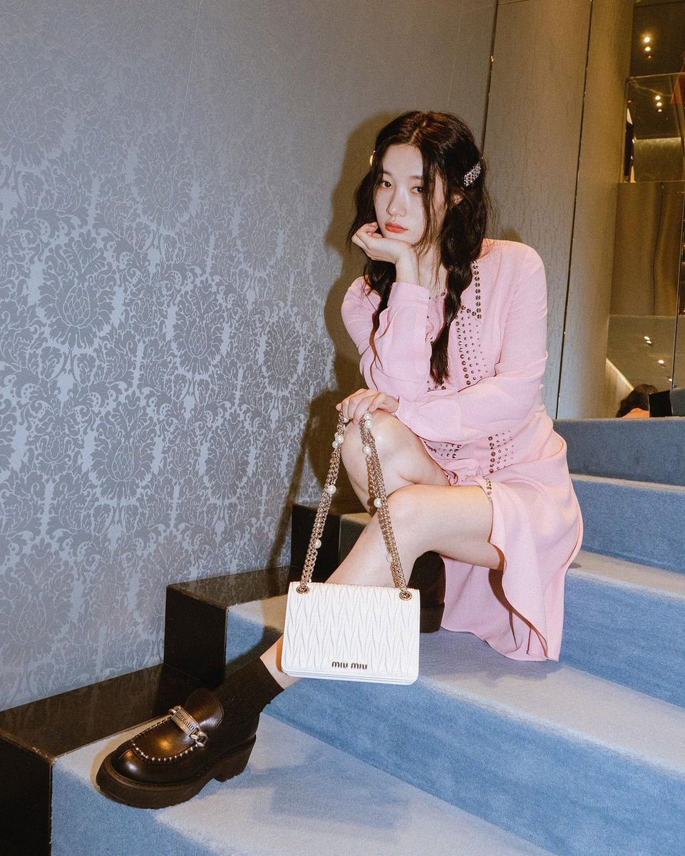 jaeyeontrash's tweet photo. So, we got the girl for Miu Miu and the boy for Prada. The fact that Miu Miu is fully owned and subsidiary of Prada. https://t.co/nhWRPtsEfu