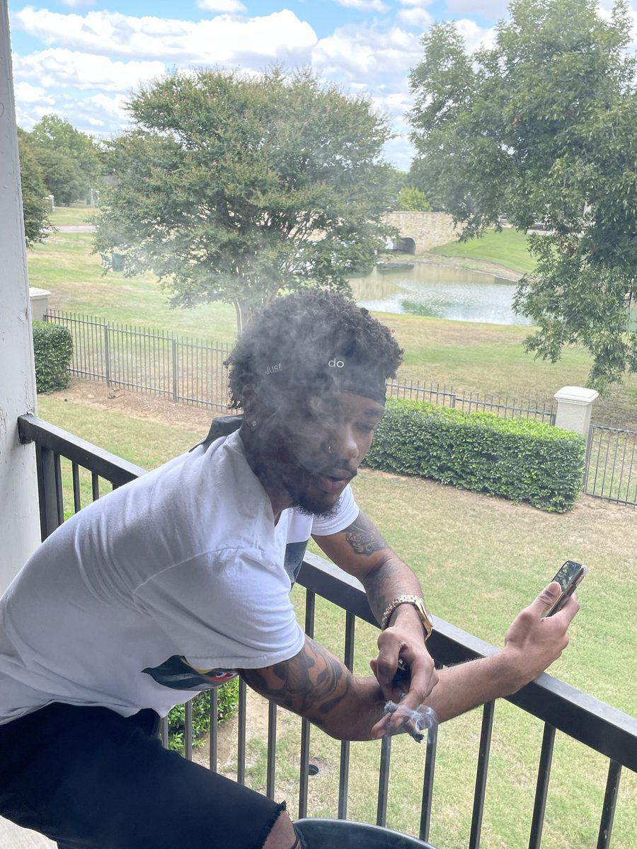 jovenoffthat's tweet photo. Photo Dump 🌪🥴 https://t.co/7H7ARsnjDG