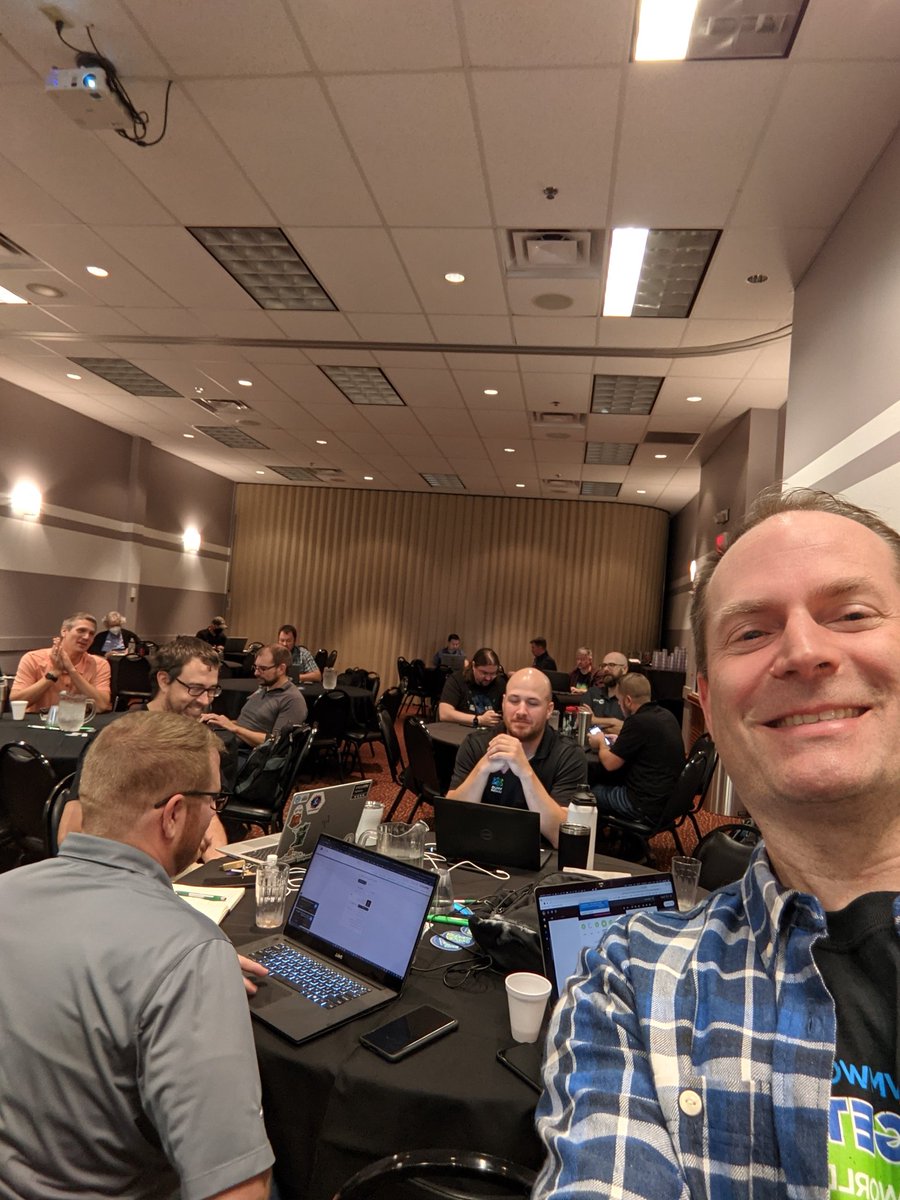 VMworld kickoff!
The Minneapolis VMUG is ready to go
#VMUGReunionWorldTour