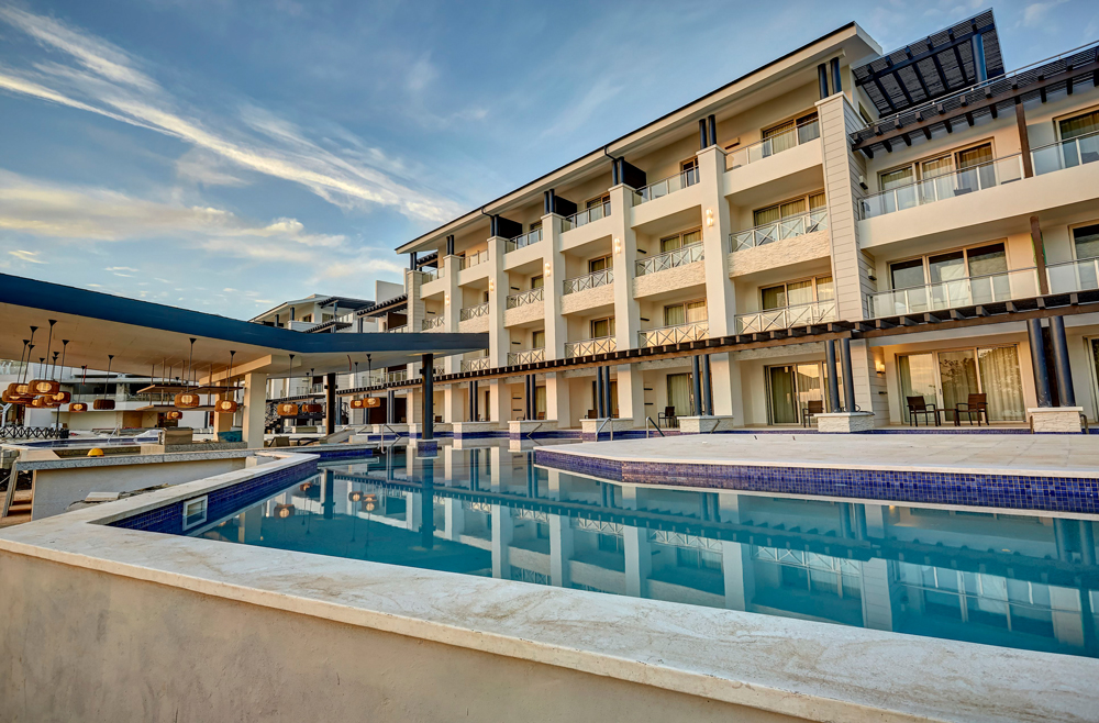 Hideaway Royalton tweet media