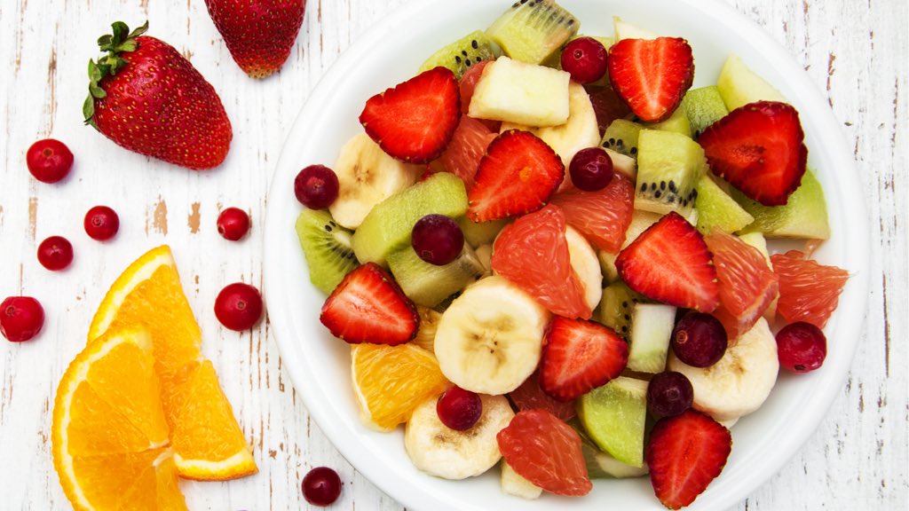 topfruitbytes's tweet image. Tips for Perfect Fruit Salad:
🍓Use a variety of fruit. 
🥝Use ripened fruit. 
🍌Wait to add the bananas, or even hold the bananas. These will brown if not served shortly after preparing.
#fruitsalad