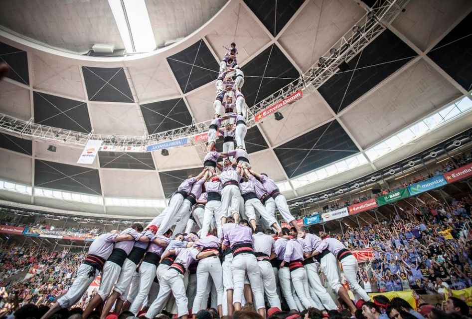 JoveDeTarragona's tweet image. I avui fa 7 anys d'AIXÒ.

Vam fer #TarragonaDe10. Encara ara ens sembla increïble.

📸 @FilmatBCN

#castellers #castelleres