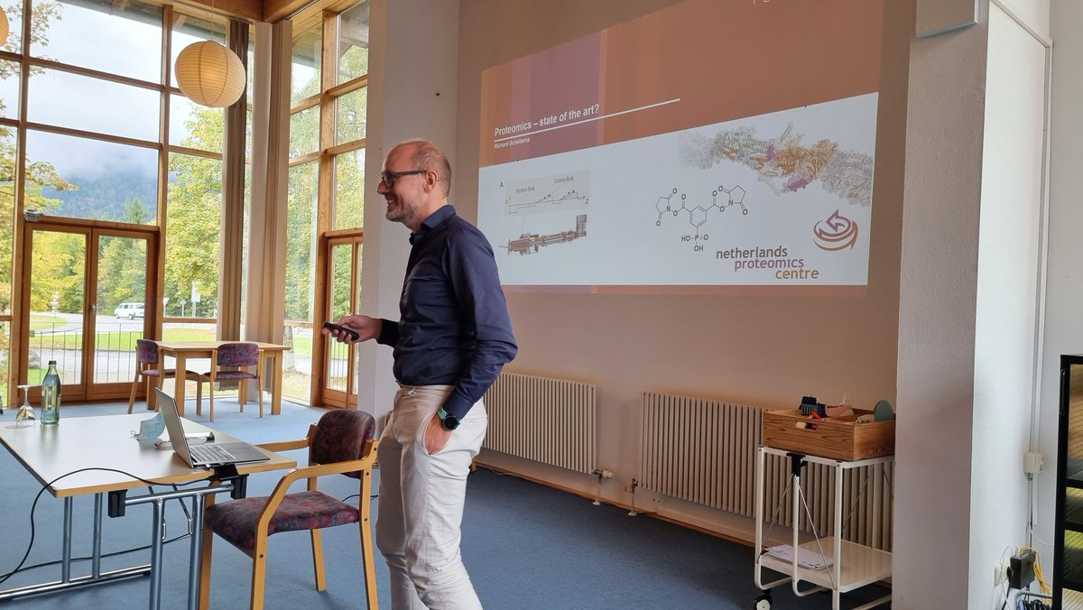 Fantastic group retreat discussing 'cell circuits in systems medicine of lung disease'. Lots of fun and fruitful brainstorming! Big thanks to excellent guest speakers <a href="/xlinkx_pd/">Scheltema lab @scheltemalab@mstdn.science</a> <a href="/KapellosTS/">Theodore S. Kapellos</a> !

<a href="/CPCSchool/">CPC Research School</a> <a href="/CPC_Imaging/">Gerald Burgstaller</a> <a href="/Mkg_Lehmann/">Mareike Lehmann</a> <a href="/AlionderCPC/">Önder Yildirim</a> <a href="/HelmholtzMunich/">Helmholtz Munich | @HelmholtzMunich</a> <a href="/PioneerCampus/">PioneerCampus @HelmholtzMunich</a>