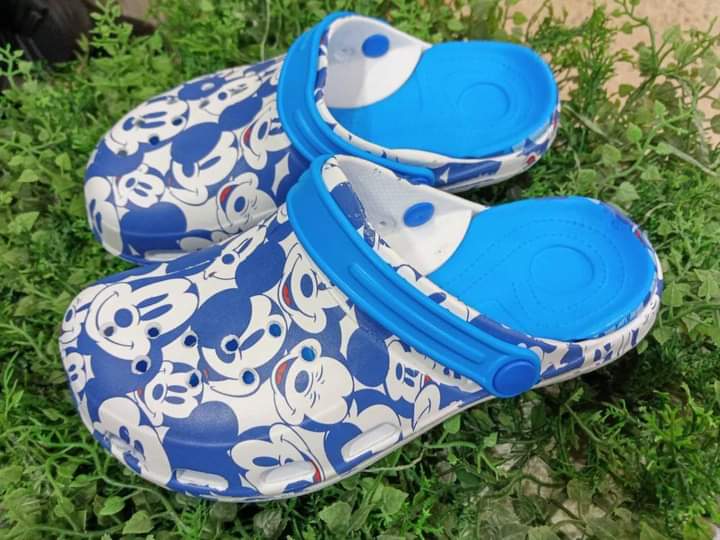 Stop wearing crocs at people's  functions 😉