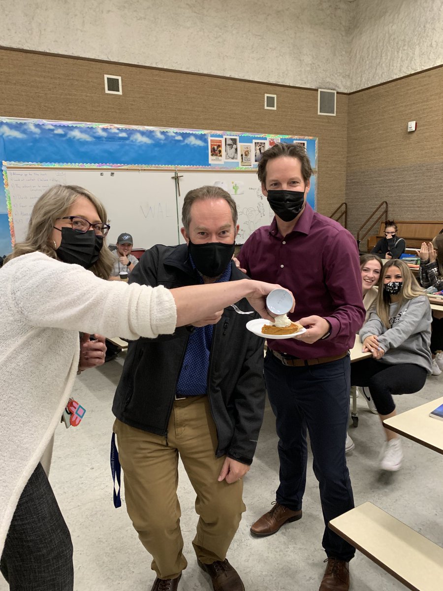 Happy World Teacher’s Day! Pumpkin pie today for our terrific #olmp staff! Pretty proud of our kids too! ⁦<a href="/EICSCatholic/">Elk Island Catholic Schools</a>⁩ #calledtomore  ⁦<a href="/tdecgood/">Thérèse</a>⁩