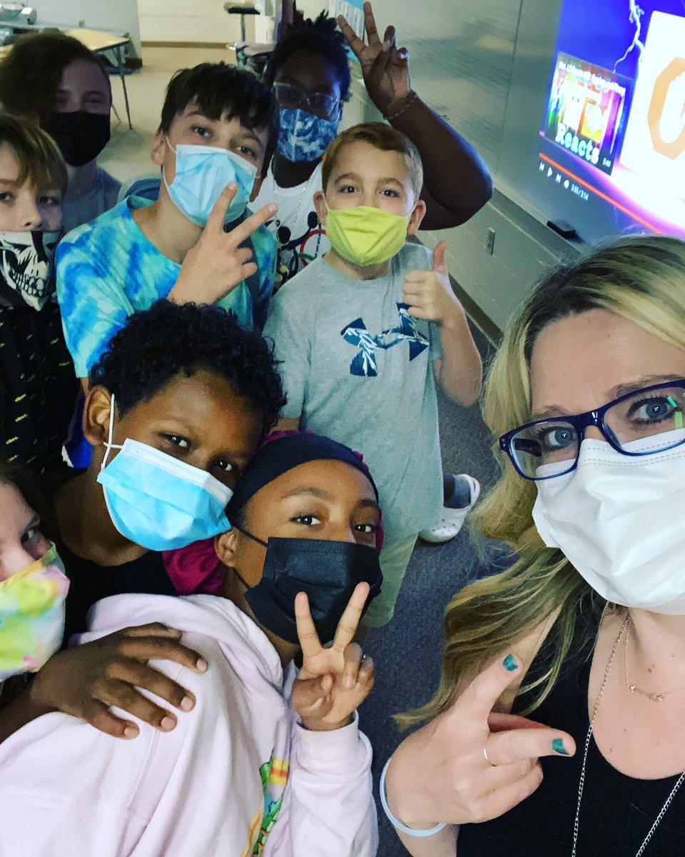 Jen Lennox-Chiudioni 🎤🎧 tweet media