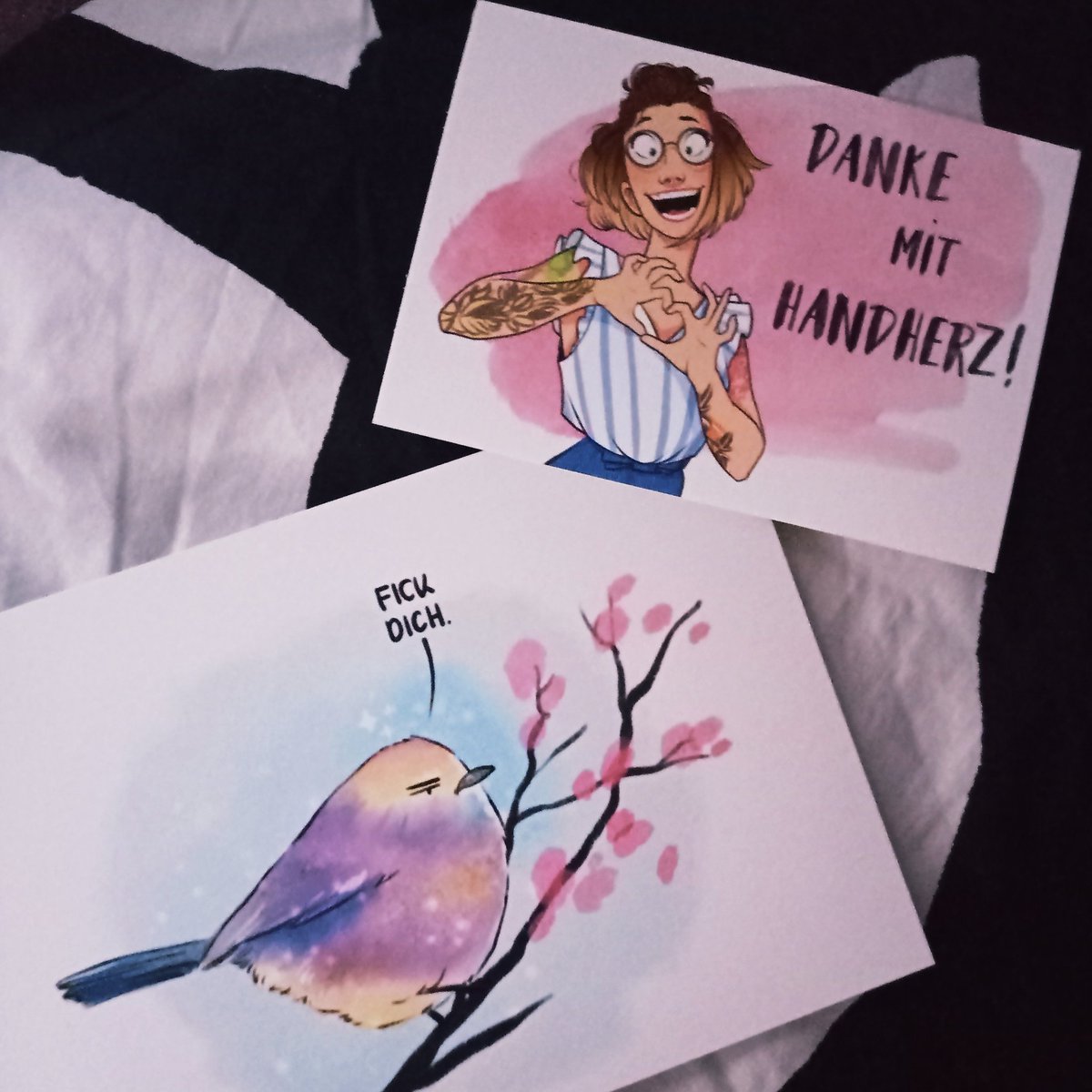 MiraGron's tweet photo. Nein, ich danke dir @BenteliciousArt für die Aufmunterung nach zwei trüben Tagen 🌈 Beim nächsten Mal ergatterte ich auch noch die anderen!💪 Der Schwarm muss vollständig sein 🥰☺️ https://t.co/5bua5c51r9