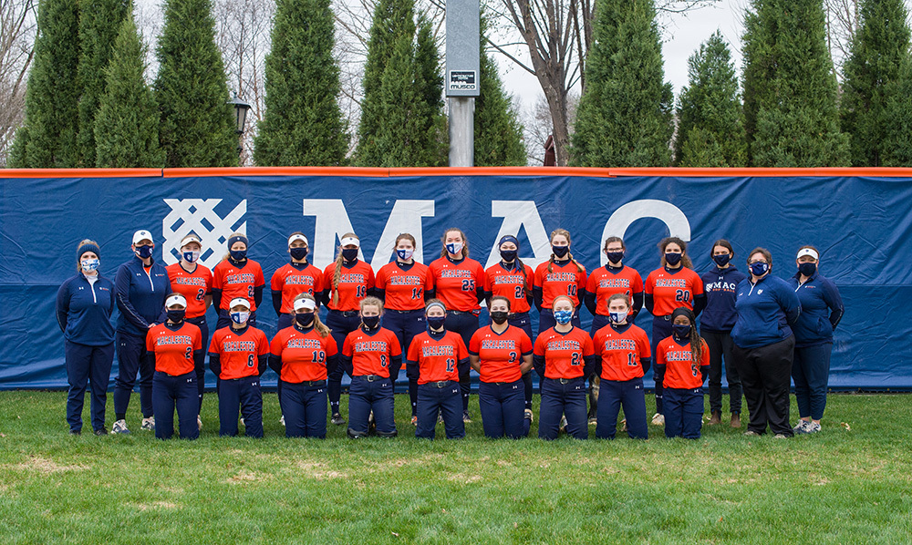 🚨 AWARDS ALERT: Congratulations to the 2020-21 <a href="/EastonFastpitch/">Easton Fastpitch</a> All-America Scholar-Athlete &amp; Top 10 Academic Team honorees!

🔗  bit.ly/3oBlvKC

📸 <a href="/MacalesterScots/">Macalester Athletics</a>