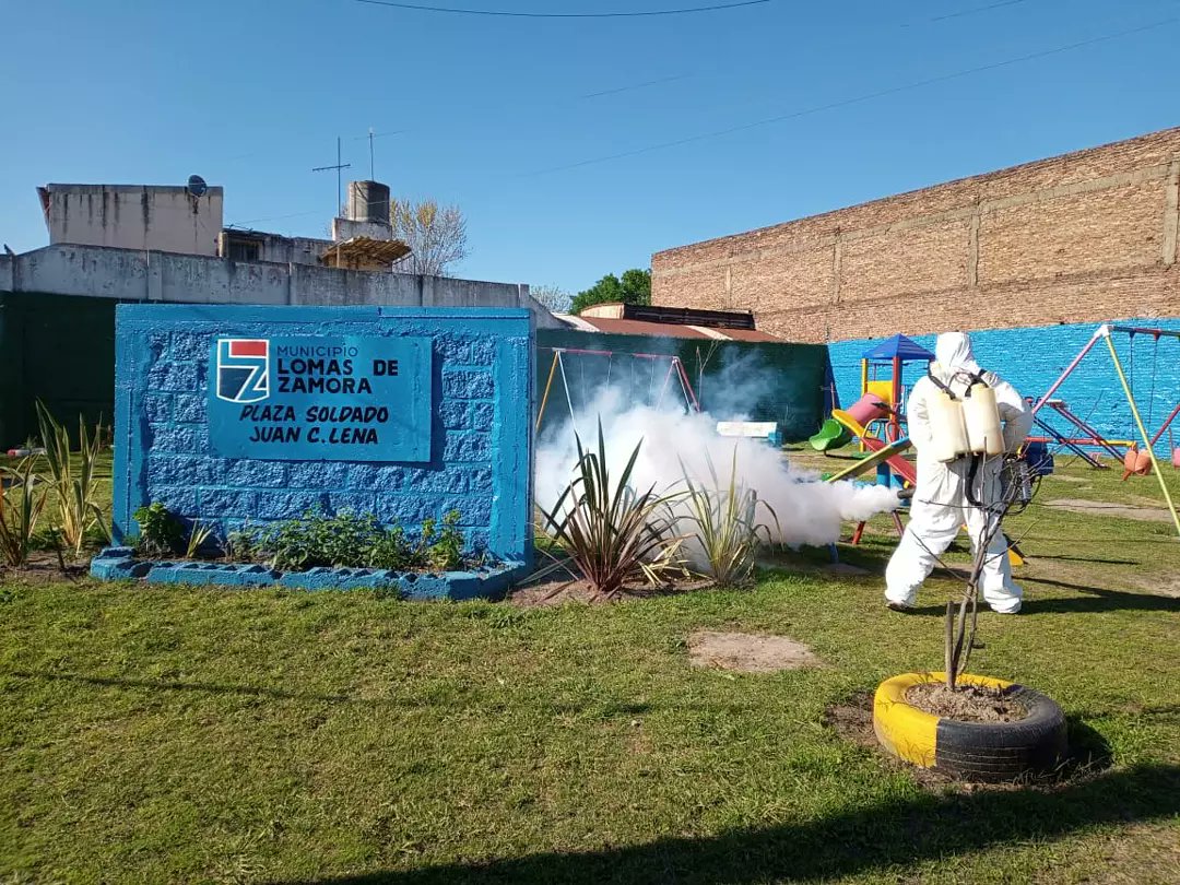 Desde la Secretaría de Medio Ambiente avanzamos con tareas diarias de desinfección y fumigación preventiva en centros de vacunación contra el Covid, hospitales, escuelas, instituciones y espacios públicos.