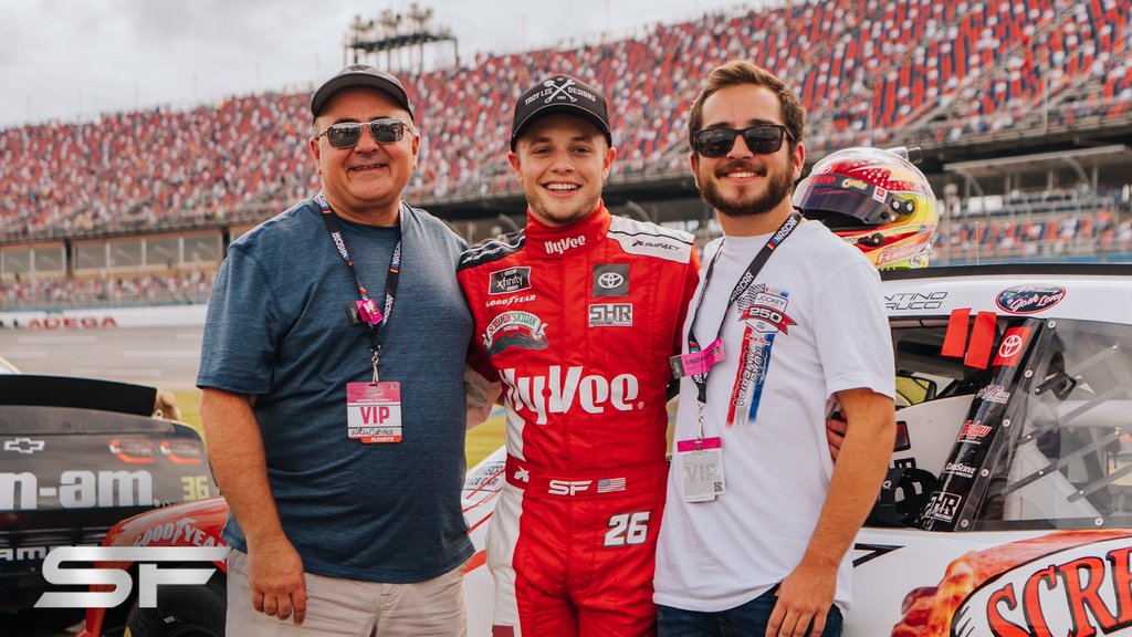 SantinoFerrucci's tweet photo. It was amazing to have Peter and his son from Palermo's Pizza at Dega this past weekend. Such an incredible experience to have @Palermos_Pizza and @ScreaminPizza on the car! Can’t wait for what’s to come 🍕

#talladega #nascar #palermos #screaminsicilian #xfinityseries #pizza https://t.co/Y9aagVXIBk