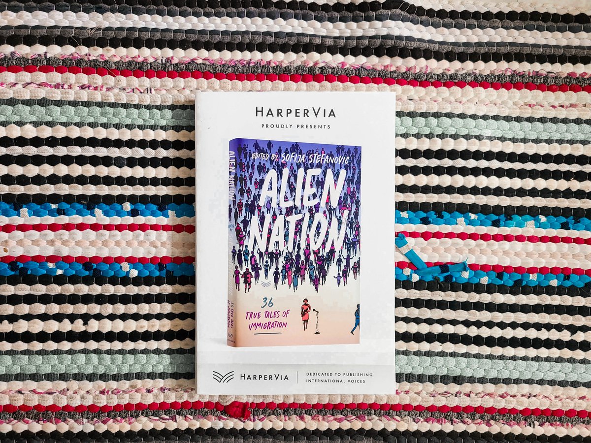 NEW #BookReview! → bit.ly/3F9YBzE

📖 Alien Nation: 36 True Tales of Immigration
edited by @sstefanovic
Genre: #LiteraryCollections / #Essays
Pub date: 10/12/21

Start reading our review in the thread below ⤵️