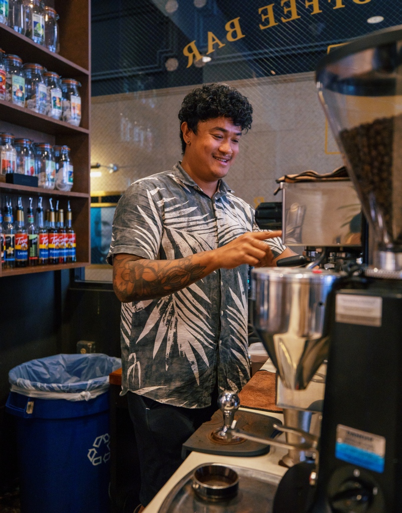 Behind every delicious cup of coffee is a talented barista. We love our Pegasus Coffee team! 💛

#baristalife #pegasuscoffee #coffeebar #seattlecoffee #coffeebarista #baristalove #coffeeenthusiast