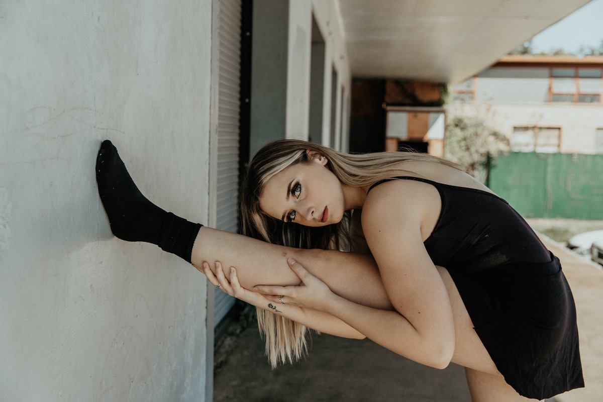 Dancers>