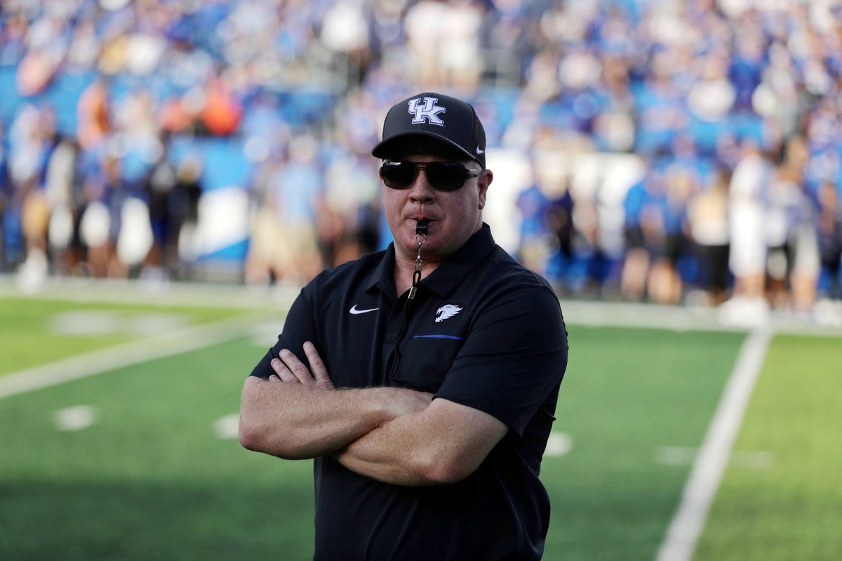 pinitdeepKSR's tweet image. 🚨IT’S HERE🚨

THE MAN HIMSELF- Mark Stoops makes his anticipated debut on Pin It Deep #BBN 

Our best one yet- subscribe and tell a friend! Go Cats💙

Apple: podcasts.apple.com/us/podcast/pin…

Spotify: open.spotify.com/episode/6QlbGB…