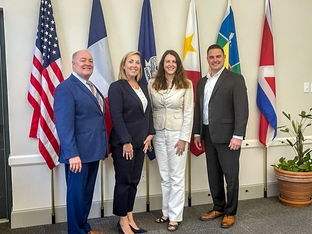Thank you Mayor-President <a href="/JoshGuilloryUSA/">Josh Guillory</a>, <a href="/Cydra_Wingerter/">Cydra Wingerter</a> &amp; Dave Domingue for your warm welcome today!
Fruitful discussions about #francophonie, #tourism, #frenchtech, #sistercities, #consularaffairs &amp; more to build new bridges between 🇫🇷 and the vibrant city of Lafayette!⚜️