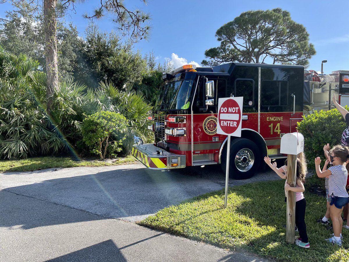 Today was part of Community Helper week at All Villages Christian School. Stacey Carter, Cpt Keith Bergeron & Eng Tom Revel visited the school and talked about how FFs help in the community. For more info…https://t.co/DtrQJp42zM https://t.co/lVUm37JdR9