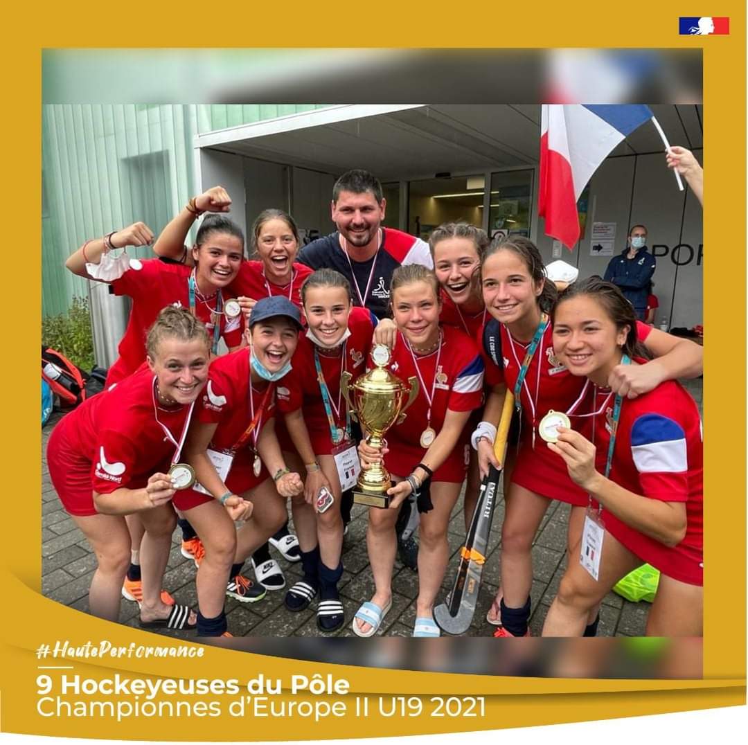 La victoire saluée aujourd'hui en personne par @FFH_Isabelle <a href="/FF_Hockey/">FFH - Fédération Française de Hockey</a> 🤩
🏆
Philippine DELEMAZURE
Élisa DURACHTA
Margaux GRUNBAUM
Mathéa LASSALLE
Paola LE NINDRE
Émilie MARCHIO
Marie-Alice PELLETIER RIMBERT Anaé RATABOUIL
Axelle WIART 
💪🏼Guillaume QUIEVY
<a href="/NordHockey/">Comite Nord Hockey</a> <a href="/hockeyhdf/">Ligue Hockey HautsdeFrance</a>
