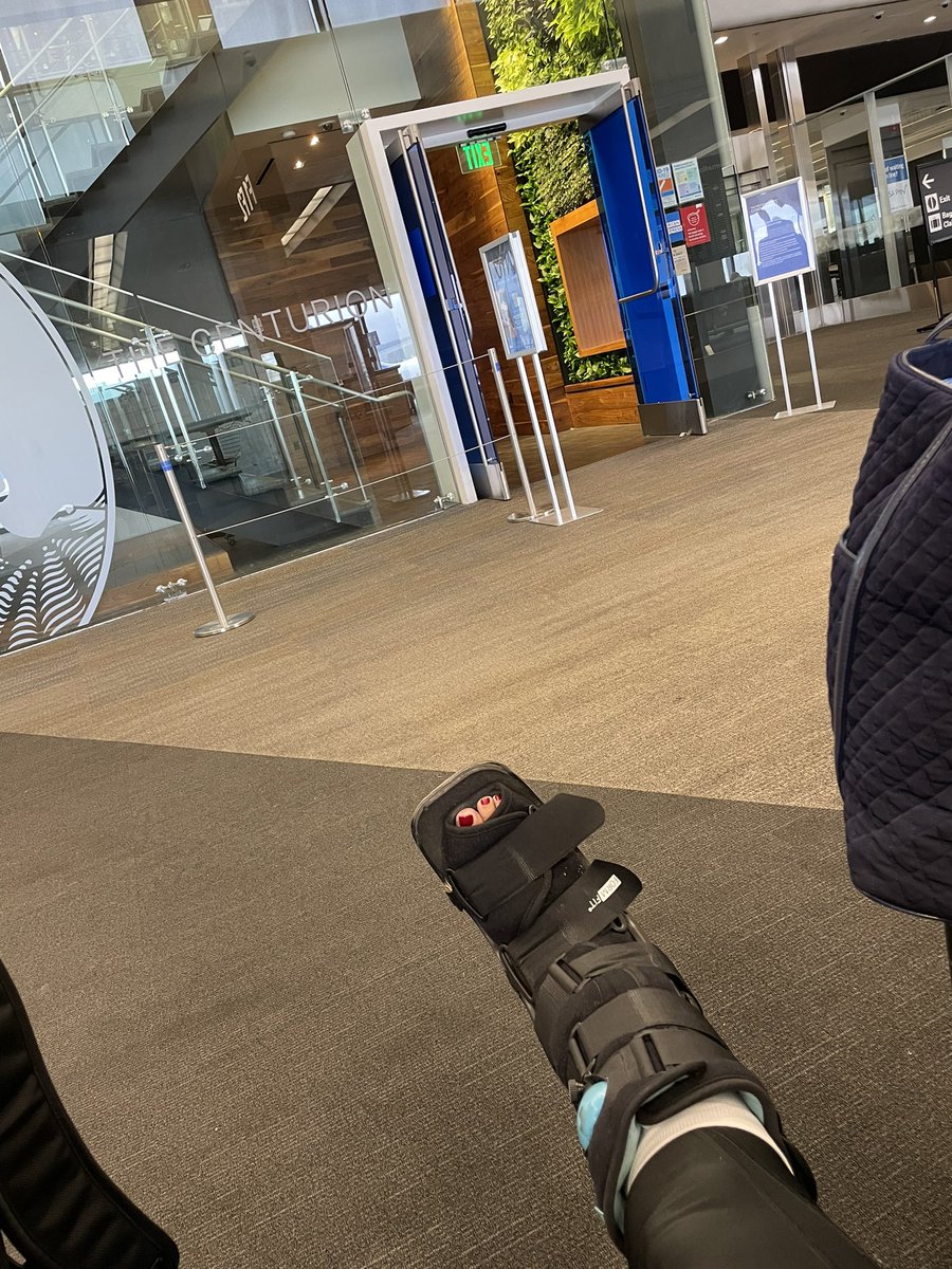kiminsj's tweet photo. @AmericanExpress #SFO #CenturionLounge #ADA I’m denied access because of your 3 hour policy??? I have a broken leg. Why do I have a platinum card? The facility is empty 👎🏻 https://t.co/41xxrNSVUE