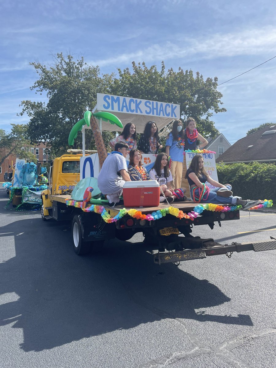 OHSSAO's tweet photo. The students had a blast at Homecoming and did a great job on their floats! @MindyStecklow @VollaroOHS https://t.co/YUdyfikpyO