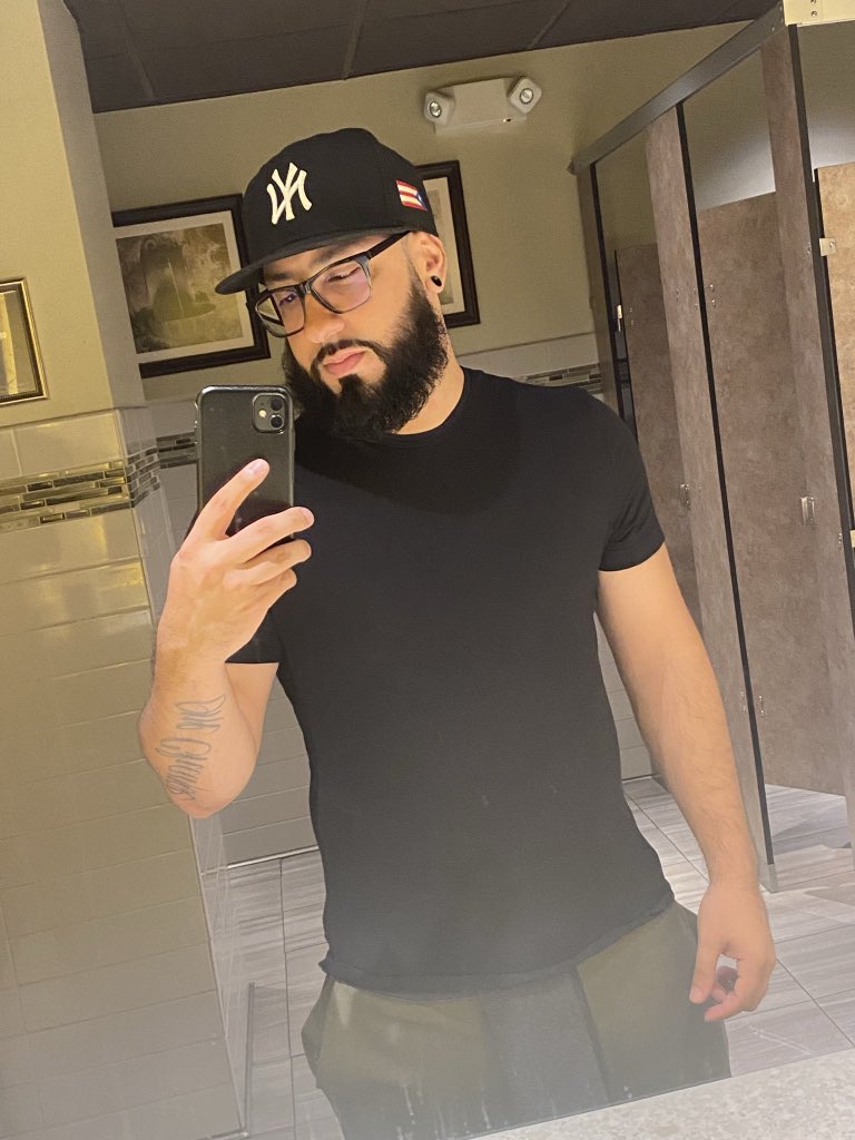 Slut Whisperer 😤😤 tweet media