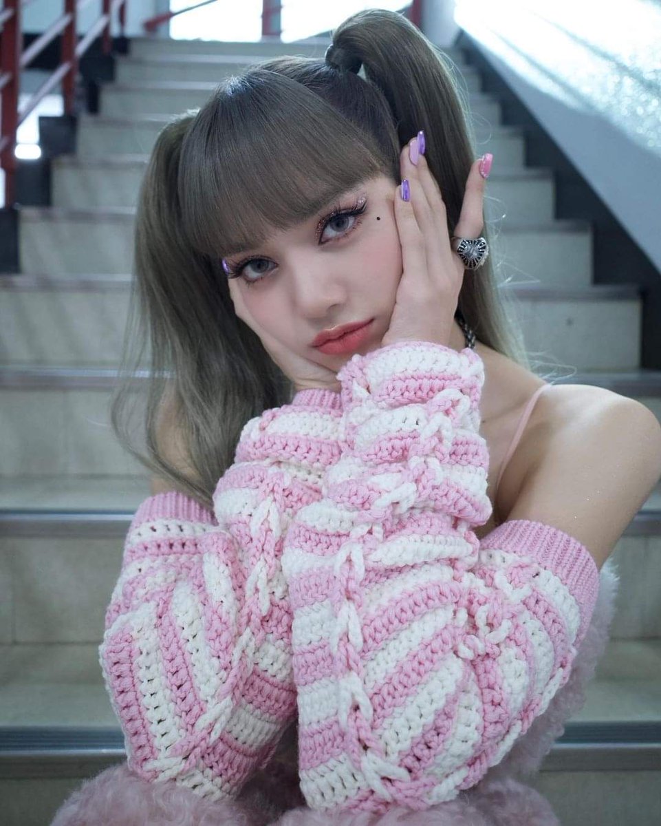 Hermionegrangii's tweet photo. #YGLetLisadoHerWork
Please be good to ❣️💘🌻💗🧡🌸💛🌼💛💐💚💙🌷💕💞💓🎼🎵🎶🎤  #Lisa https://t.co/LqbDpBIruu