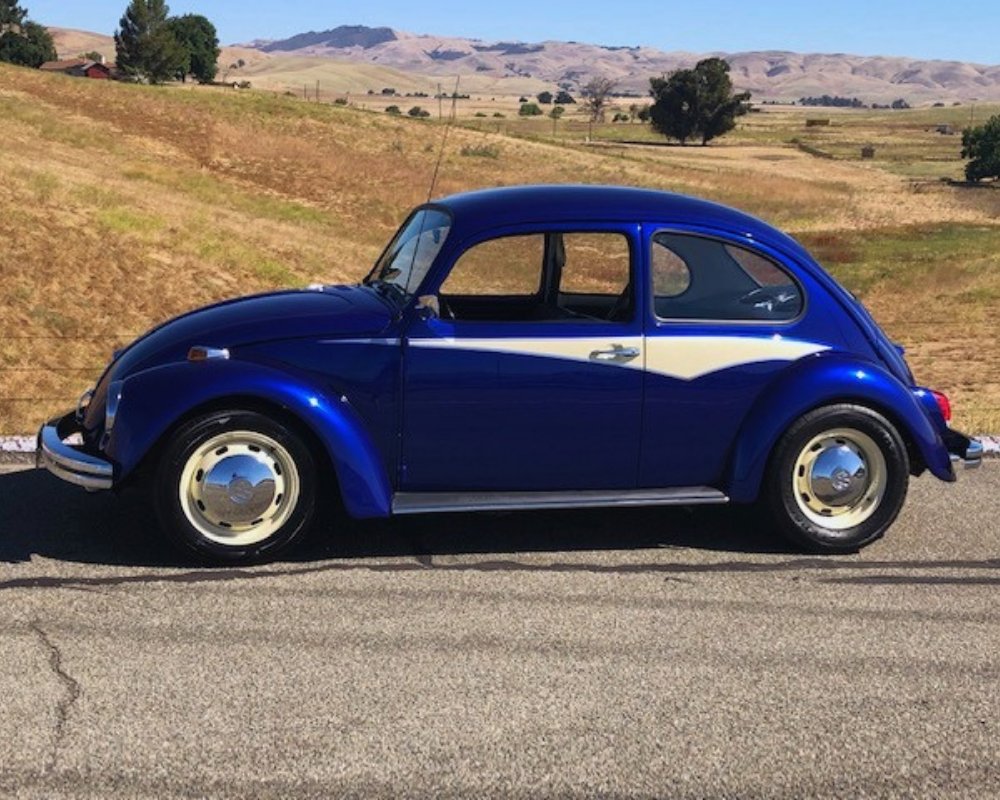 JBugsVWParts's tweet photo. It's a beautiful #TwoToneTuesday for a cruise 🍂
Doesn't an Autumn drive in the #69Bug sound wonderful right about now? 😁
Where's your favorite place to drive when the temperature drops?
We like the ice cream shop 😉
Thanks to Dave for sending in this photo!
📷 - Dave F. https://t.co/MrOOdRyZOo