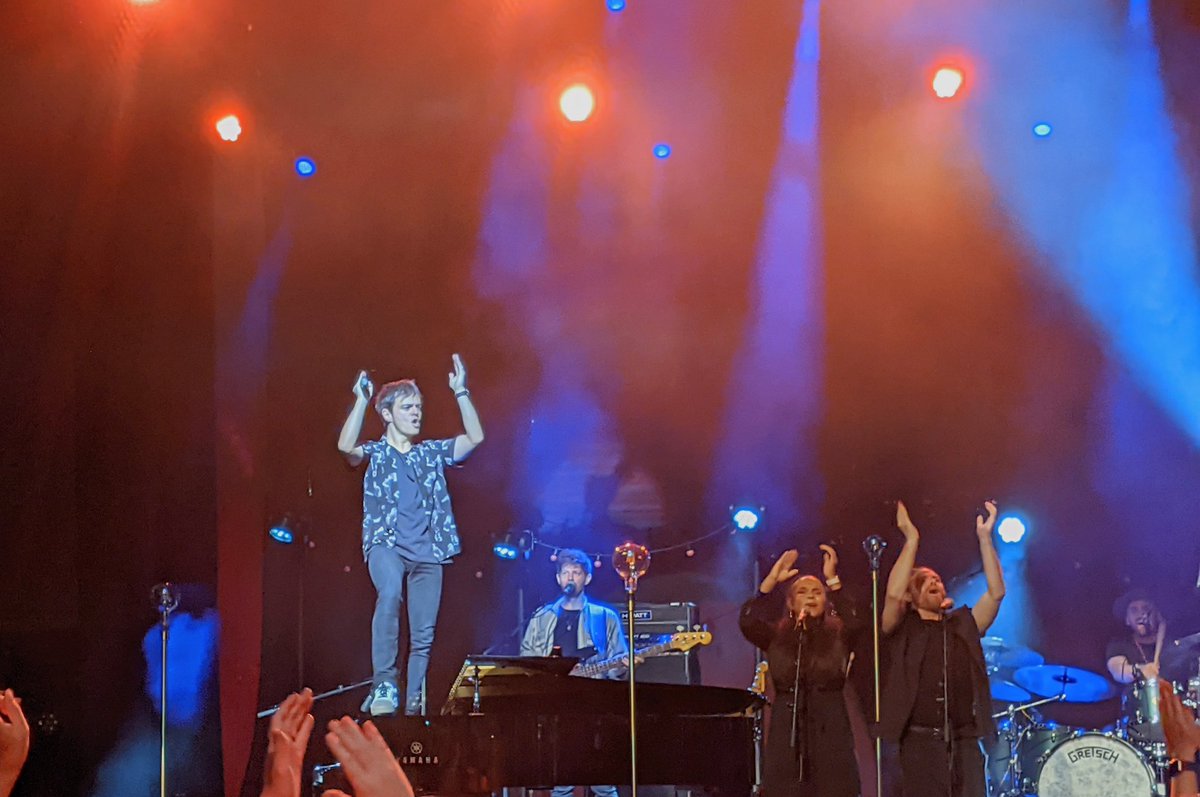 jellybeanstomp's tweet photo. What. An. Artist. 
Unbelievable energy and talent from @jamiecullum tonight! 🙌🏻🎶
#LondonPalladium #livemusic #Yes2021 https://t.co/fqRNd5bLBt