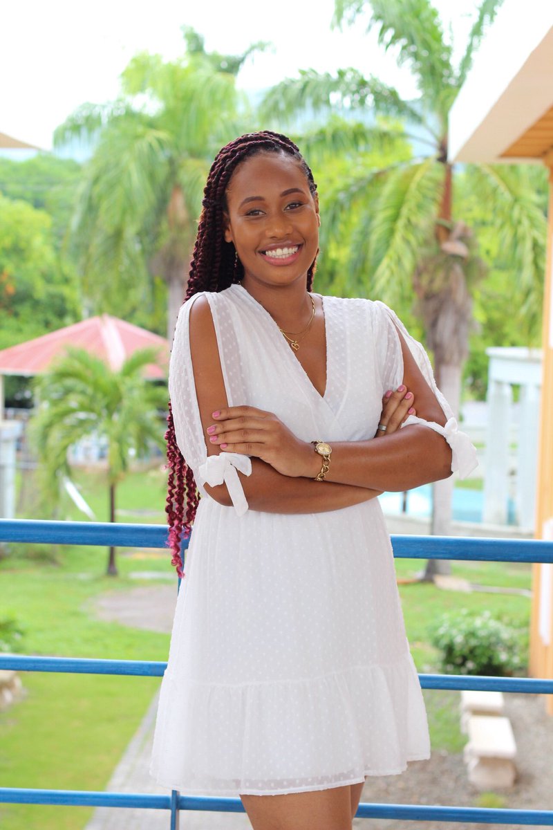 neikzaz's tweet photo. Regardless of the weather today I got my photos. Here’s one. 
#uwigrad2021 https://t.co/kgXu9camR0