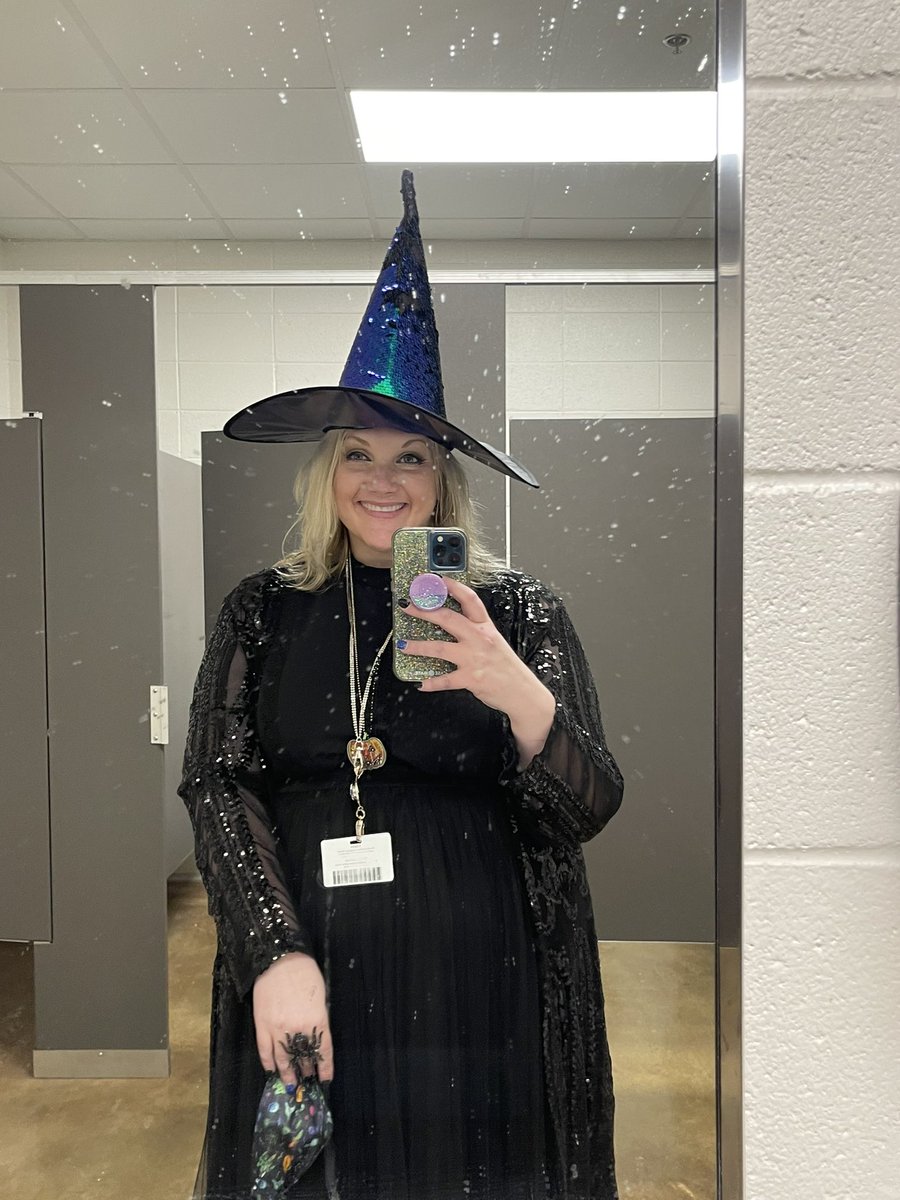 Amber Hicks tweet media
